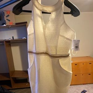 Jessica Simpsons white dress